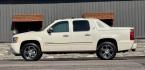 2013 WHITE DIAMOND CHEVROLET AVALANCHE 1500 (3GNTKGE72DG) with an V8,5.3L(325 CID),OHV engine, AUTOMATIC transmission, located at 14600 Frazho Road, Warren, MI, 48089, (586) 776-3400, 42.485996, -82.974220 - Photo#1