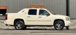 2013 WHITE DIAMOND CHEVROLET AVALANCHE 1500 (3GNTKGE72DG) with an V8,5.3L(325 CID),OHV engine, AUTOMATIC transmission, located at 14600 Frazho Road, Warren, MI, 48089, (586) 776-3400, 42.485996, -82.974220 - Photo#4