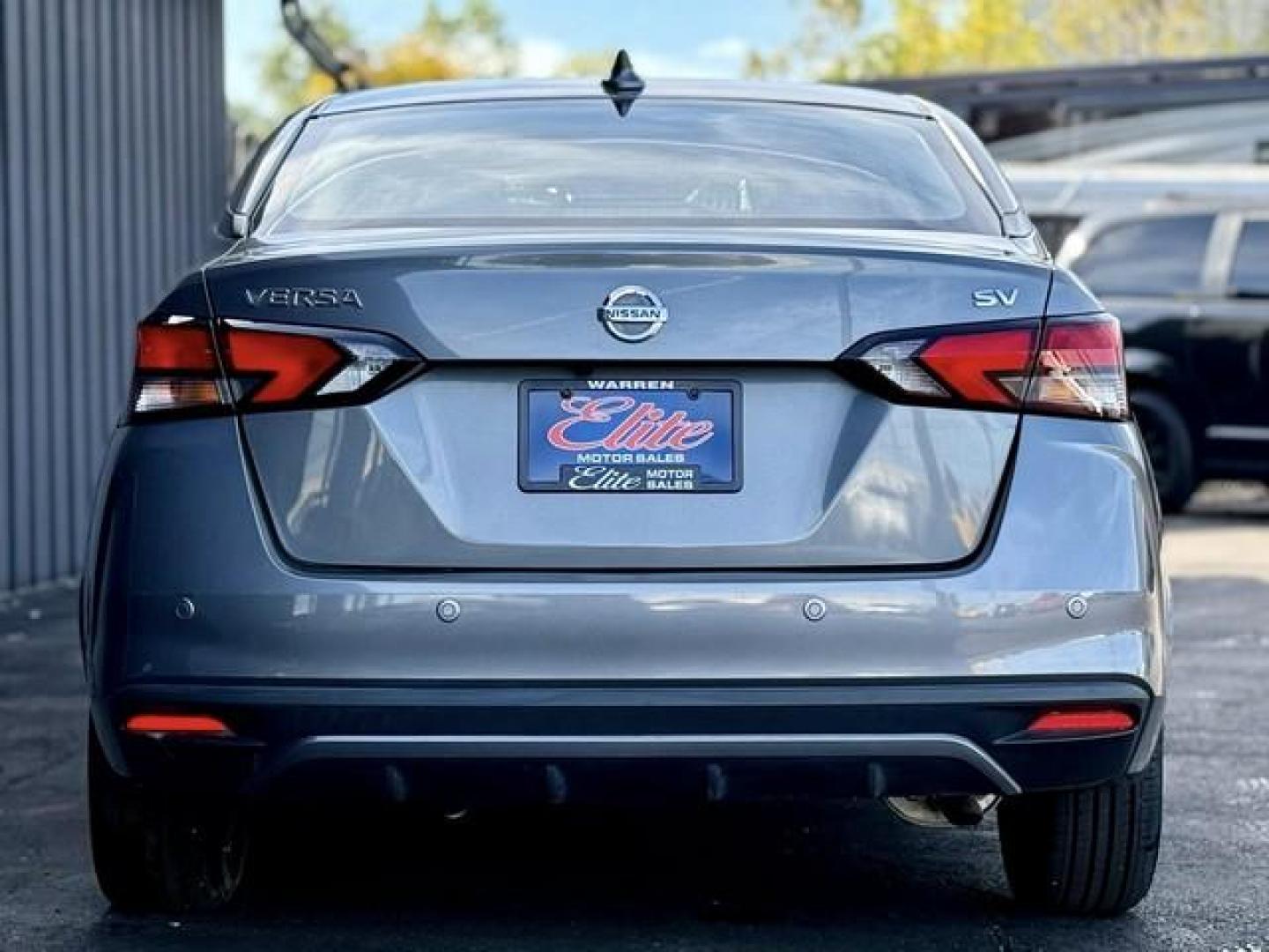2021 GRAY NISSAN VERSA (3N1CN8EV4ML) with an L4,1.6L(98 CID),DOHC engine, AUTOMATIC transmission, located at 14600 Frazho Road, Warren, MI, 48089, (586) 776-3400, 42.485996, -82.974220 - Photo#6