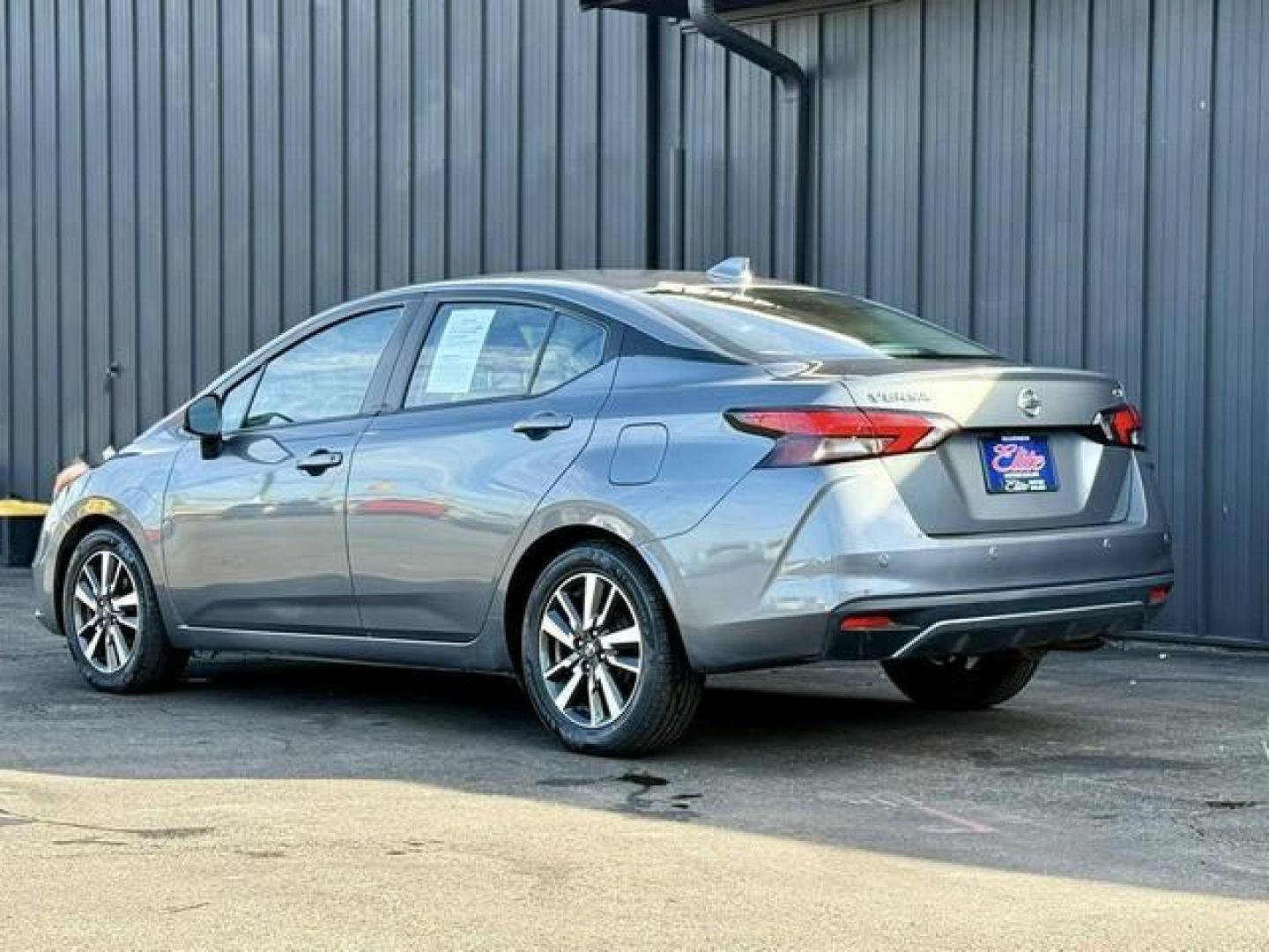 2021 GRAY NISSAN VERSA (3N1CN8EV4ML) with an L4,1.6L(98 CID),DOHC engine, AUTOMATIC transmission, located at 14600 Frazho Road, Warren, MI, 48089, (586) 776-3400, 42.485996, -82.974220 - Photo#7