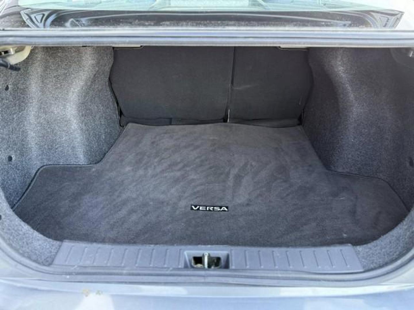 2021 GRAY NISSAN VERSA (3N1CN8EV4ML) with an L4,1.6L(98 CID),DOHC engine, AUTOMATIC transmission, located at 14600 Frazho Road, Warren, MI, 48089, (586) 776-3400, 42.485996, -82.974220 - Photo#10