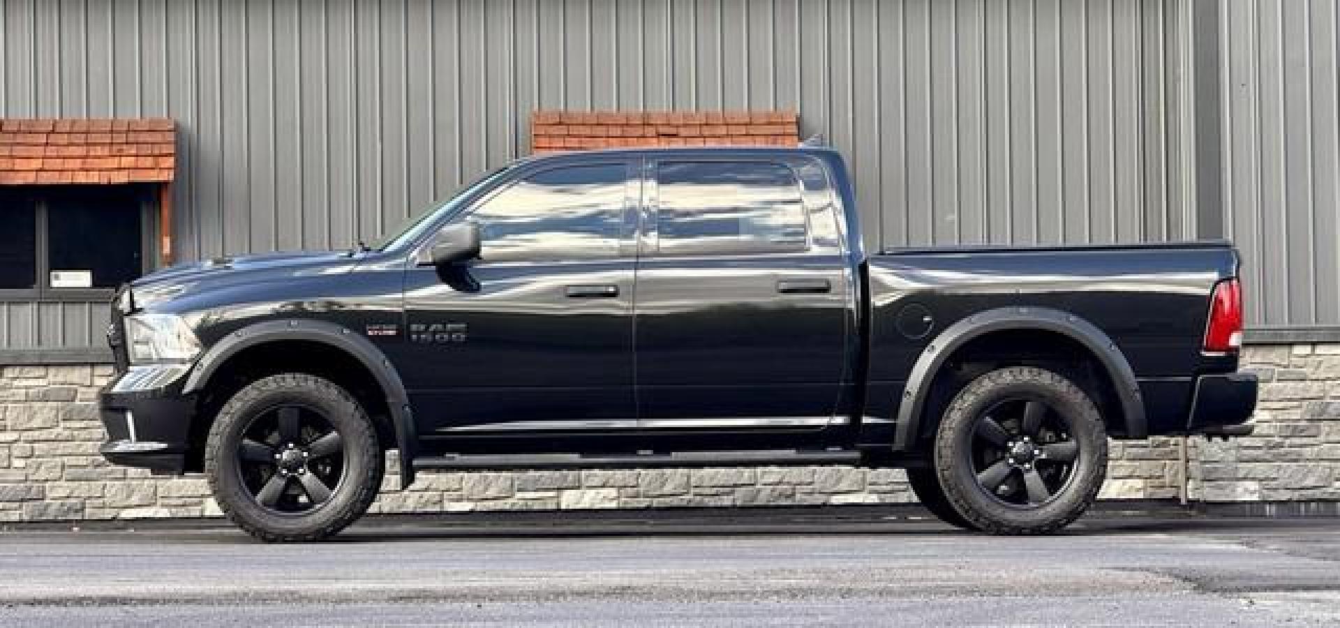2019 BLACK RAM 1500 CLASSIC (1C6RR7KT9KS) with an V8,5.7L(345 CID), engine, AUTOMATIC transmission, located at 14600 Frazho Road, Warren, MI, 48089, (586) 776-3400, 42.485996, -82.974220 - Photo#0