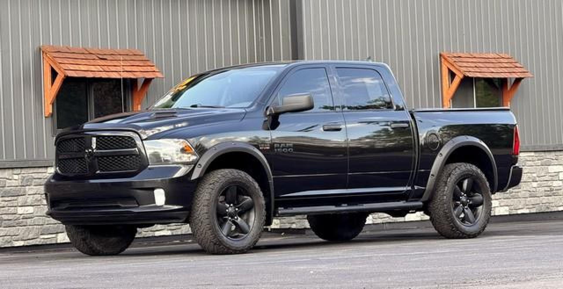 2019 BLACK RAM 1500 CLASSIC (1C6RR7KT9KS) with an V8,5.7L(345 CID), engine, AUTOMATIC transmission, located at 14600 Frazho Road, Warren, MI, 48089, (586) 776-3400, 42.485996, -82.974220 - Photo#1