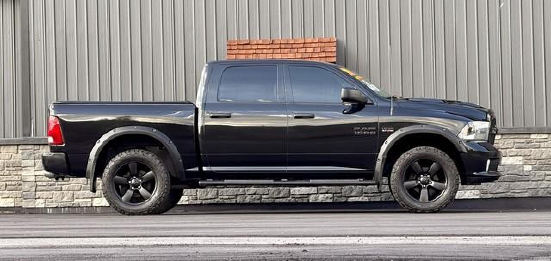 2019 BLACK RAM 1500 CLASSIC (1C6RR7KT9KS) with an V8,5.7L(345 CID), engine, AUTOMATIC transmission, located at 14600 Frazho Road, Warren, MI, 48089, (586) 776-3400, 42.485996, -82.974220 - Photo#3
