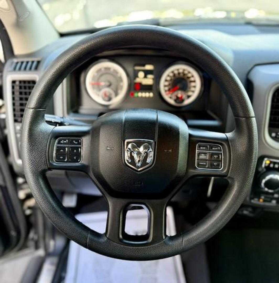 2019 BLACK RAM 1500 CLASSIC (1C6RR7KT9KS) with an V8,5.7L(345 CID), engine, AUTOMATIC transmission, located at 14600 Frazho Road, Warren, MI, 48089, (586) 776-3400, 42.485996, -82.974220 - Photo#9