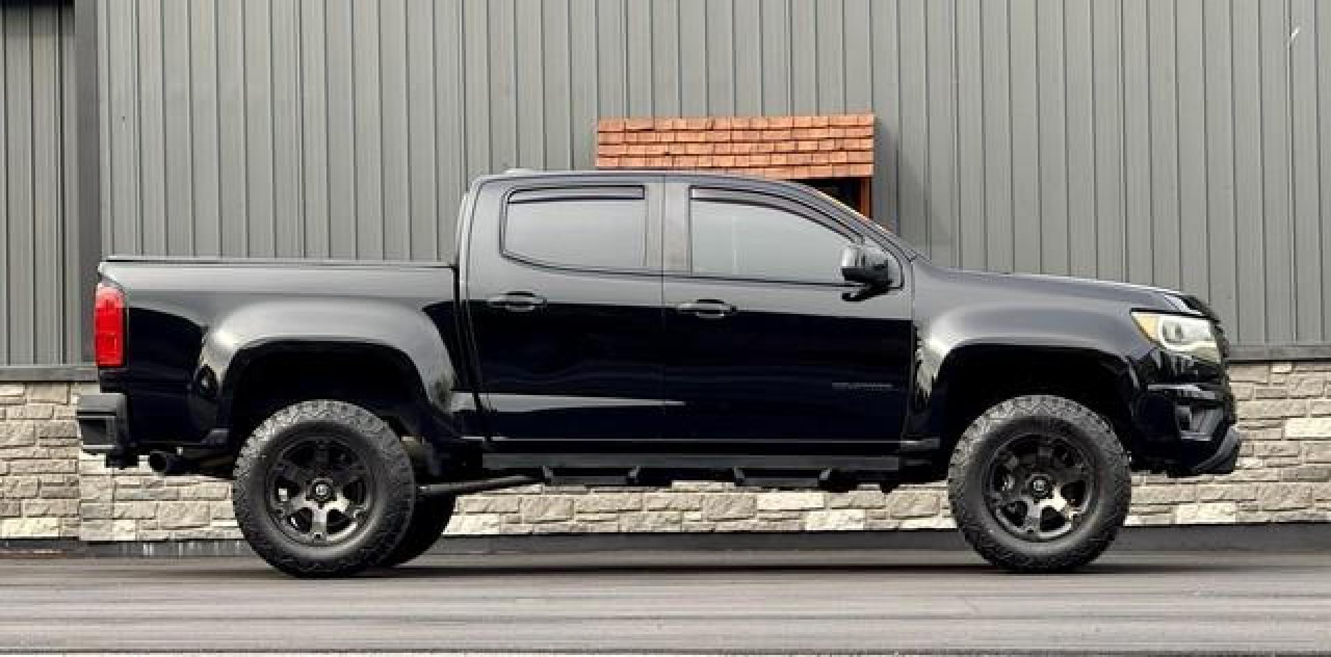 2020 BLACK CHEVROLET COLORADO (1GCGTCEN2L1) with an V6,3.6L(222 CID), engine, AUTOMATIC transmission, located at 14600 Frazho Road, Warren, MI, 48089, (586) 776-3400, 42.485996, -82.974220 - Photo#4