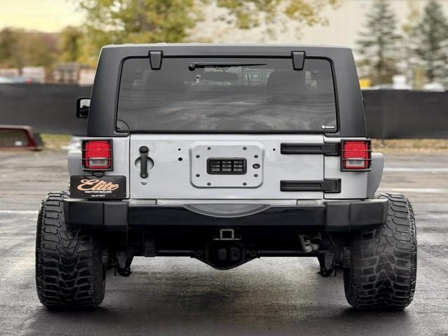 2014 SILVER JEEP WRANGLER (1C4BJWEG1EL) with an V6,3.6L(220 CID),DOHC engine, AUTOMATIC transmission, located at 14600 Frazho Road, Warren, MI, 48089, (586) 776-3400, 42.485996, -82.974220 - Photo#6