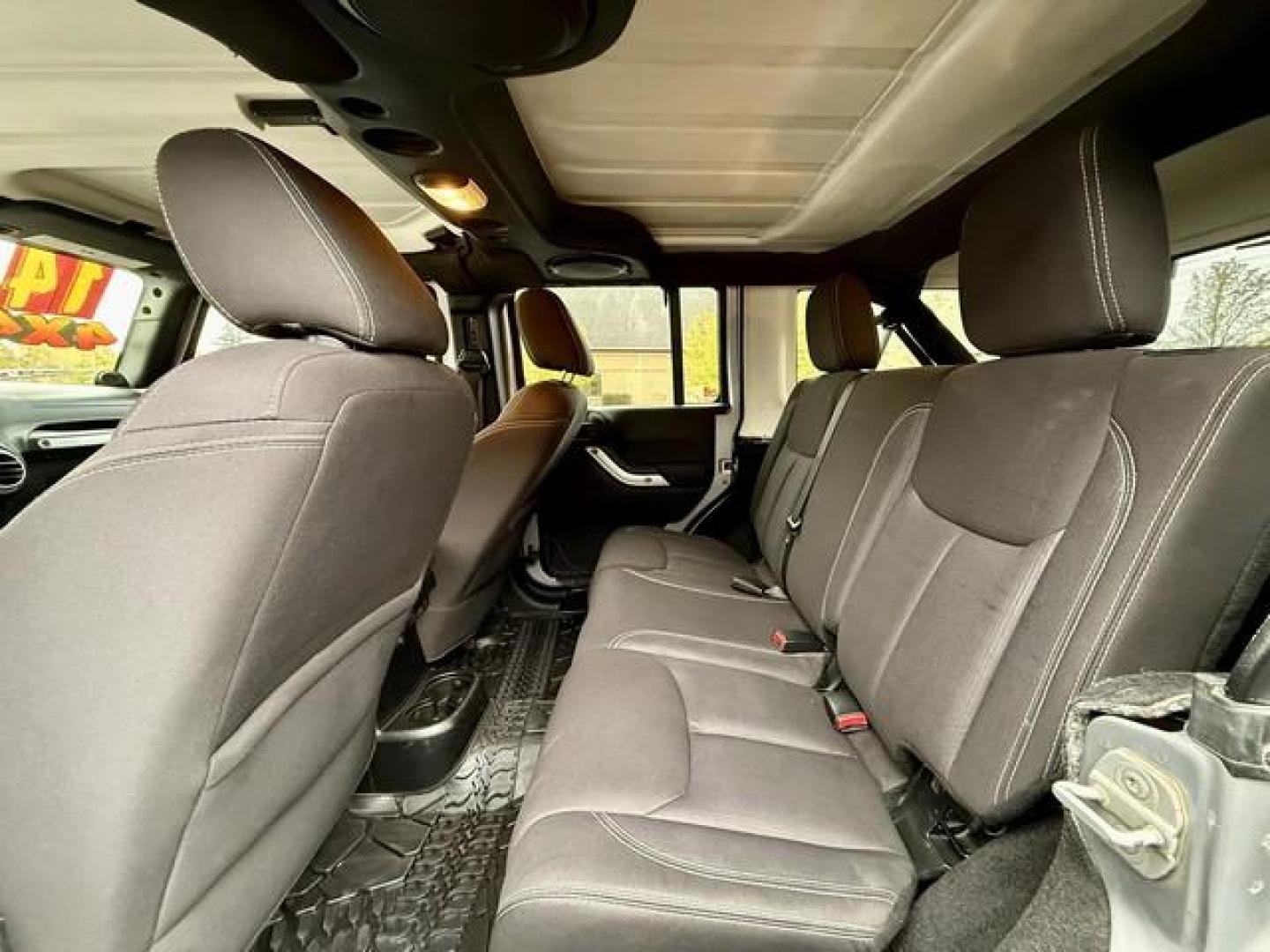 2014 SILVER JEEP WRANGLER (1C4BJWEG1EL) with an V6,3.6L(220 CID),DOHC engine, AUTOMATIC transmission, located at 14600 Frazho Road, Warren, MI, 48089, (586) 776-3400, 42.485996, -82.974220 - Photo#8