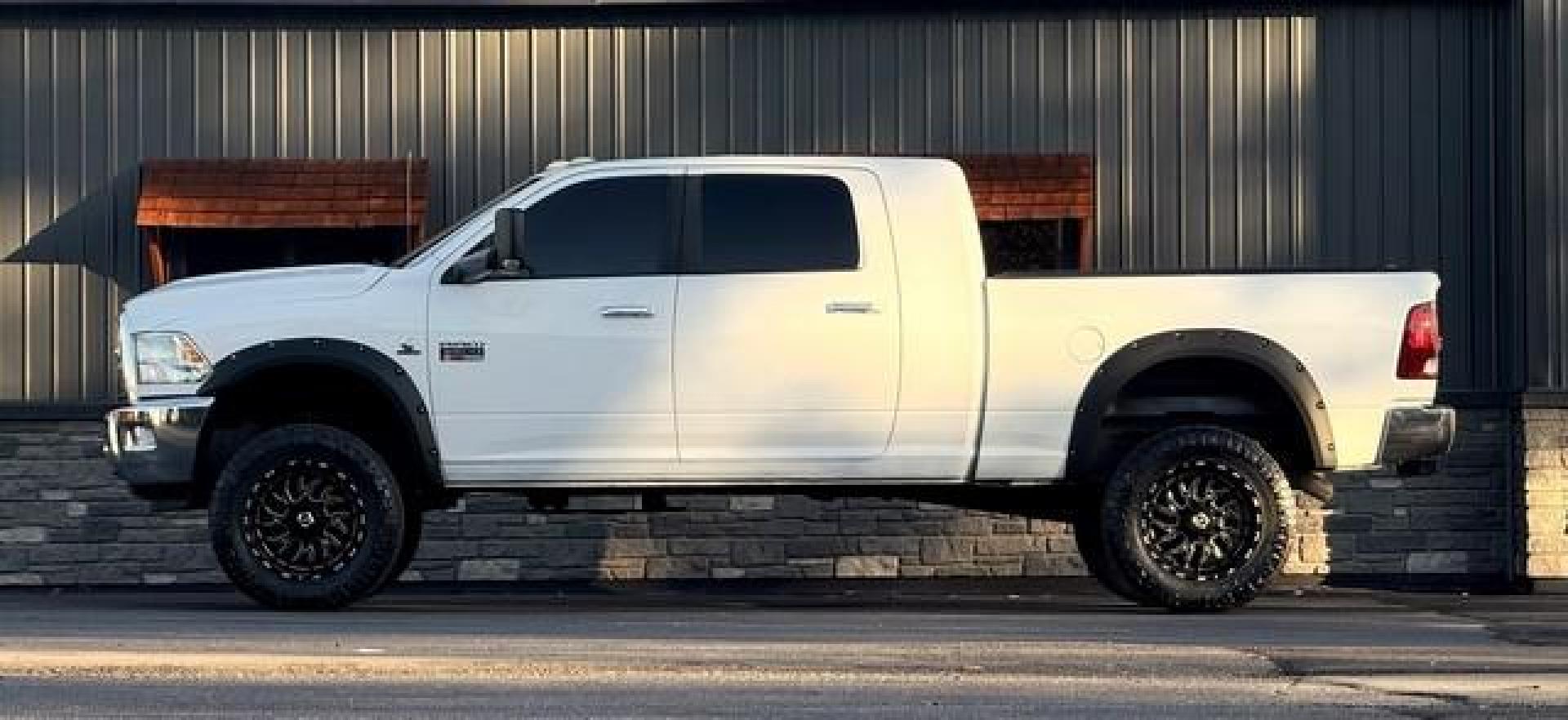 2012 WHITE RAM 3500 SLT (3C63D3LLXCG) with an L6,6.7L(408 CID),OHV engine, AUTOMATIC transmission, located at 14600 Frazho Road, Warren, MI, 48089, (586) 776-3400, 42.485996, -82.974220 - Photo#2