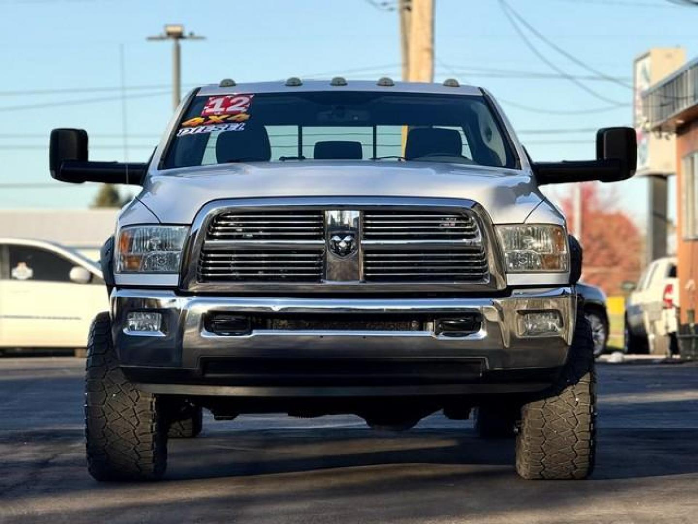 2012 WHITE RAM 3500 SLT (3C63D3LLXCG) with an L6,6.7L(408 CID),OHV engine, AUTOMATIC transmission, located at 14600 Frazho Road, Warren, MI, 48089, (586) 776-3400, 42.485996, -82.974220 - Photo#4