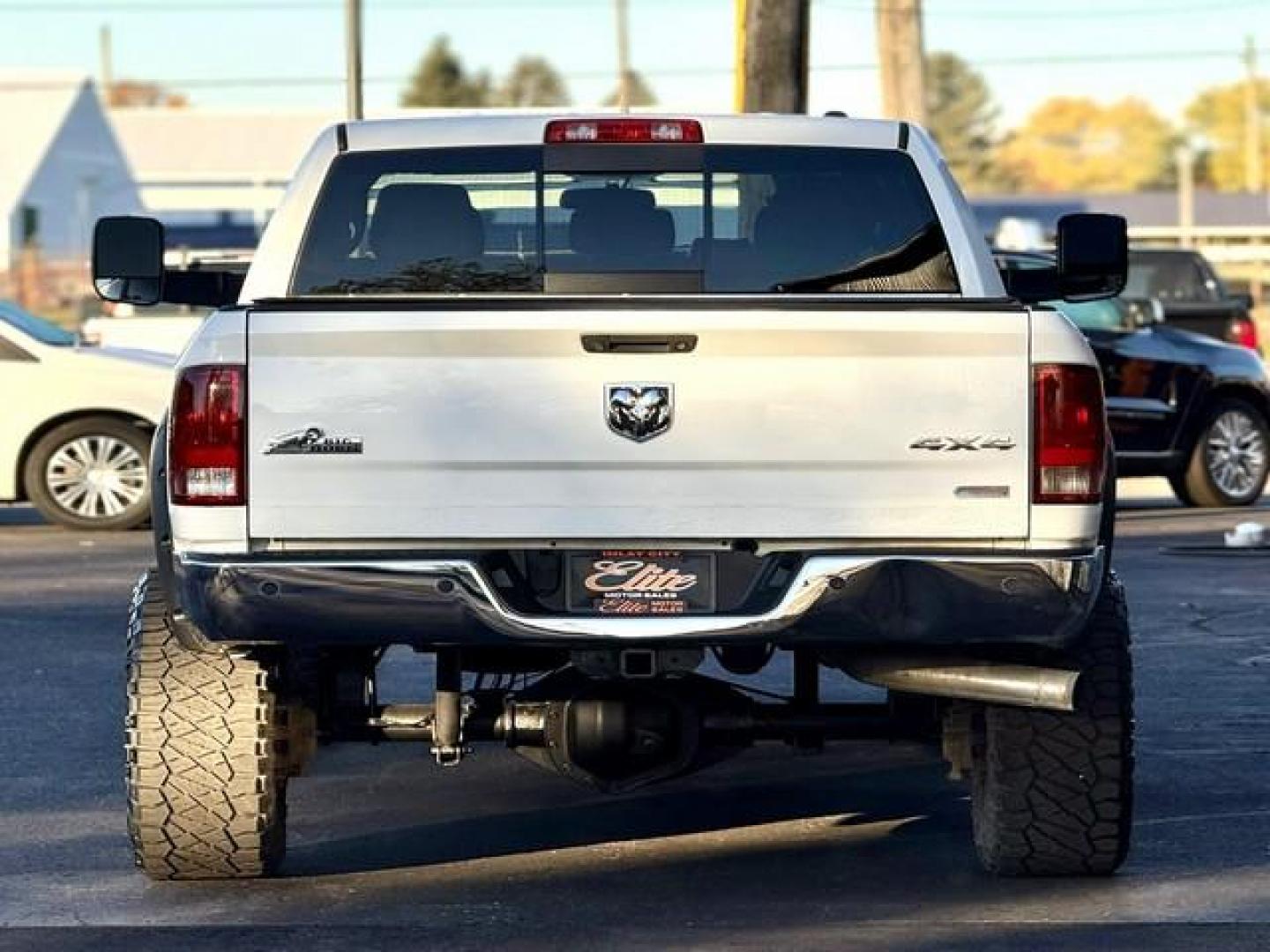 2012 WHITE RAM 3500 SLT (3C63D3LLXCG) with an L6,6.7L(408 CID),OHV engine, AUTOMATIC transmission, located at 14600 Frazho Road, Warren, MI, 48089, (586) 776-3400, 42.485996, -82.974220 - Photo#5