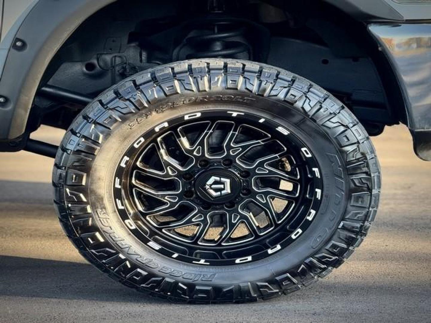 2012 WHITE RAM 3500 SLT (3C63D3LLXCG) with an L6,6.7L(408 CID),OHV engine, AUTOMATIC transmission, located at 14600 Frazho Road, Warren, MI, 48089, (586) 776-3400, 42.485996, -82.974220 - Photo#6