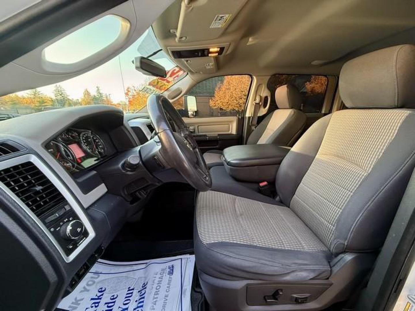 2012 WHITE RAM 3500 SLT (3C63D3LLXCG) with an L6,6.7L(408 CID),OHV engine, AUTOMATIC transmission, located at 14600 Frazho Road, Warren, MI, 48089, (586) 776-3400, 42.485996, -82.974220 - Photo#7