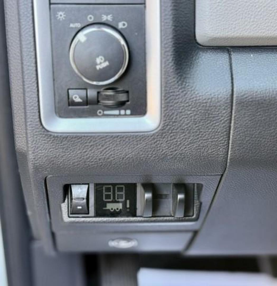 2012 WHITE RAM 3500 SLT (3C63D3LLXCG) with an L6,6.7L(408 CID),OHV engine, AUTOMATIC transmission, located at 14600 Frazho Road, Warren, MI, 48089, (586) 776-3400, 42.485996, -82.974220 - Photo#13