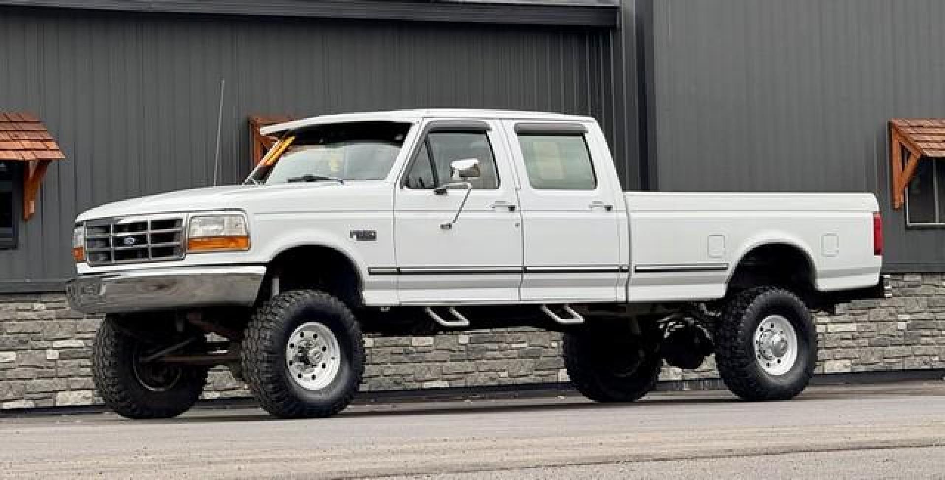1997 WHITE FORD F350 (1FTJW36G1VE) with an 7.5 engine, AUTOMATIC transmission, located at 14600 Frazho Road, Warren, MI, 48089, (586) 776-3400, 42.485996, -82.974220 - Photo#1