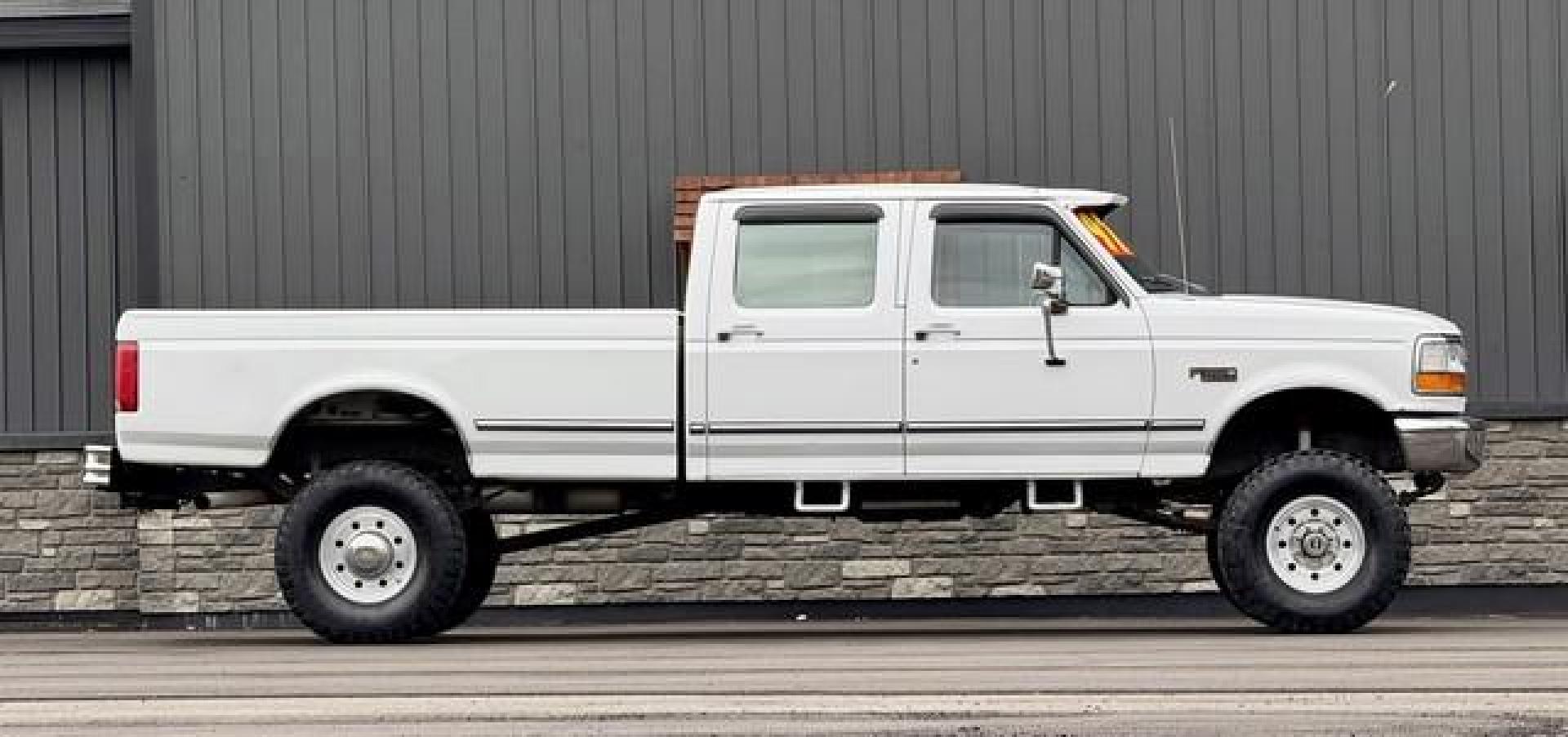 1997 WHITE FORD F350 (1FTJW36G1VE) with an 7.5 engine, AUTOMATIC transmission, located at 14600 Frazho Road, Warren, MI, 48089, (586) 776-3400, 42.485996, -82.974220 - Photo#2