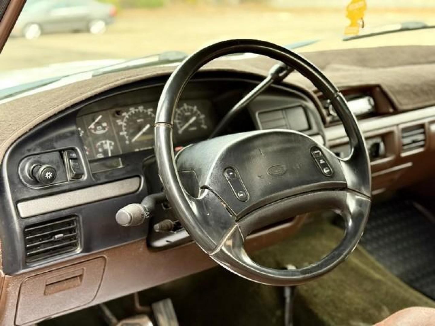 1997 WHITE FORD F350 (1FTJW36G1VE) with an 7.5 engine, AUTOMATIC transmission, located at 14600 Frazho Road, Warren, MI, 48089, (586) 776-3400, 42.485996, -82.974220 - Photo#8