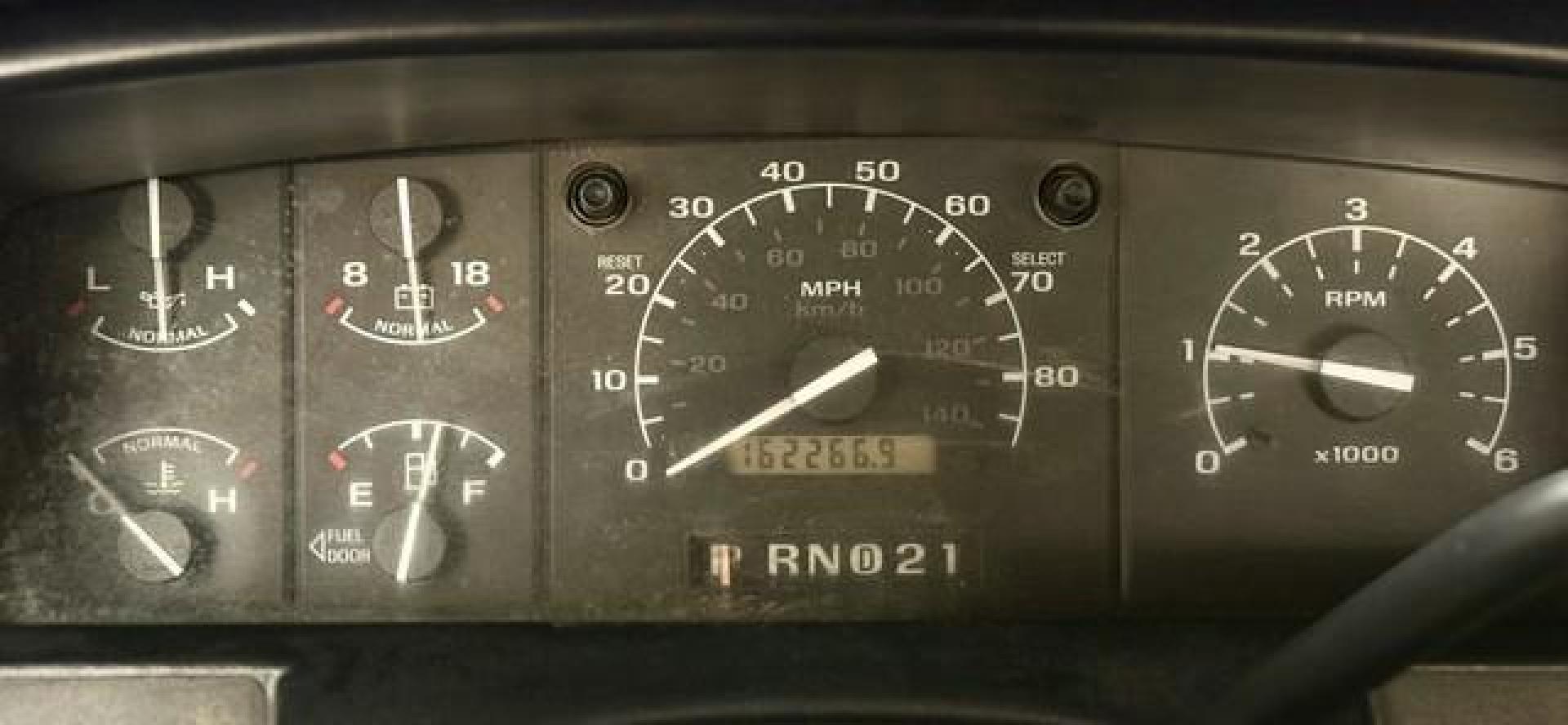 1997 WHITE FORD F350 (1FTJW36G1VE) with an 7.5 engine, AUTOMATIC transmission, located at 14600 Frazho Road, Warren, MI, 48089, (586) 776-3400, 42.485996, -82.974220 - Photo#13