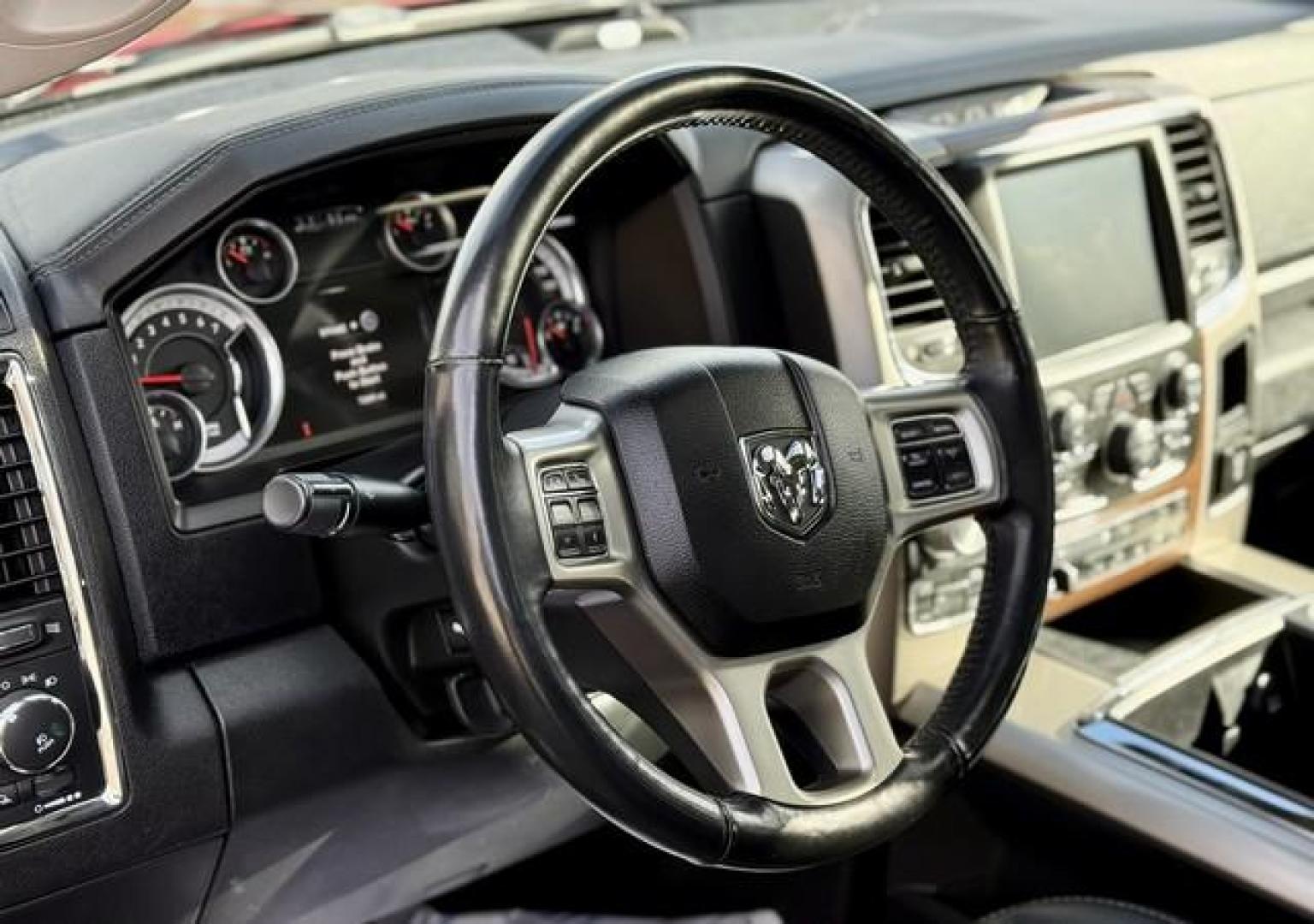 2015 MAROON RAM 1500 LARAMIE (1C6RR7NT4FS) with an V8,5.7L(345 CID),OHV engine, AUTOMATIC transmission, located at 14600 Frazho Road, Warren, MI, 48089, (586) 776-3400, 42.485996, -82.974220 - Photo#8