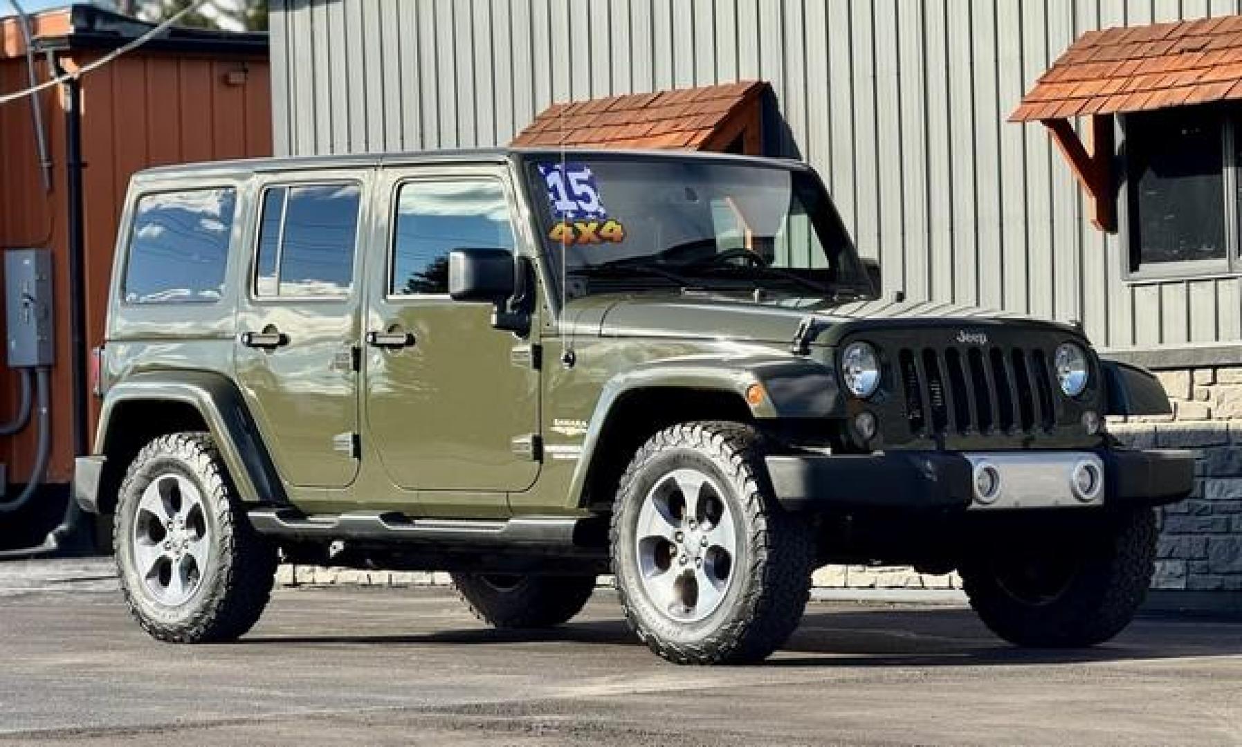 2015 GREEN JEEP WRANGLER (1C4BJWEG7FL) with an V6,3.6L(220 CID),DOHC engine, AUTOMATIC transmission, located at 14600 Frazho Road, Warren, MI, 48089, (586) 776-3400, 42.485996, -82.974220 - Photo#3