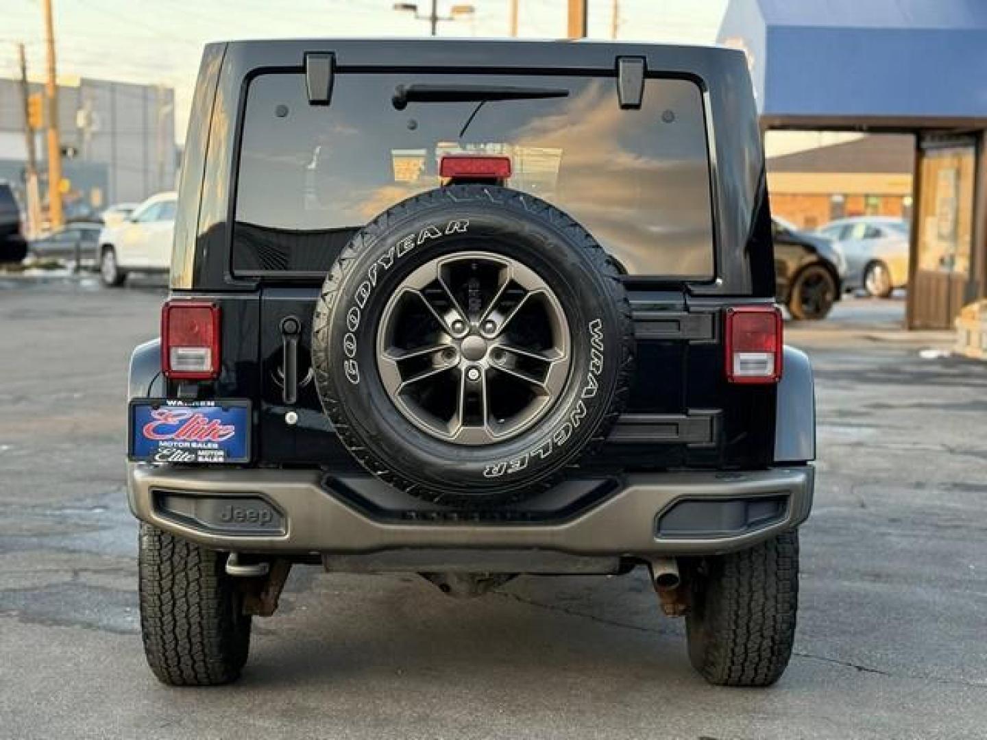 2017 BLACK JEEP WRANGLER (1C4BJWEG6HL) with an V6,3.6L(220 CID),DOHC engine, AUTOMATIC transmission, located at 14600 Frazho Road, Warren, MI, 48089, (586) 776-3400, 42.485996, -82.974220 - Photo#5
