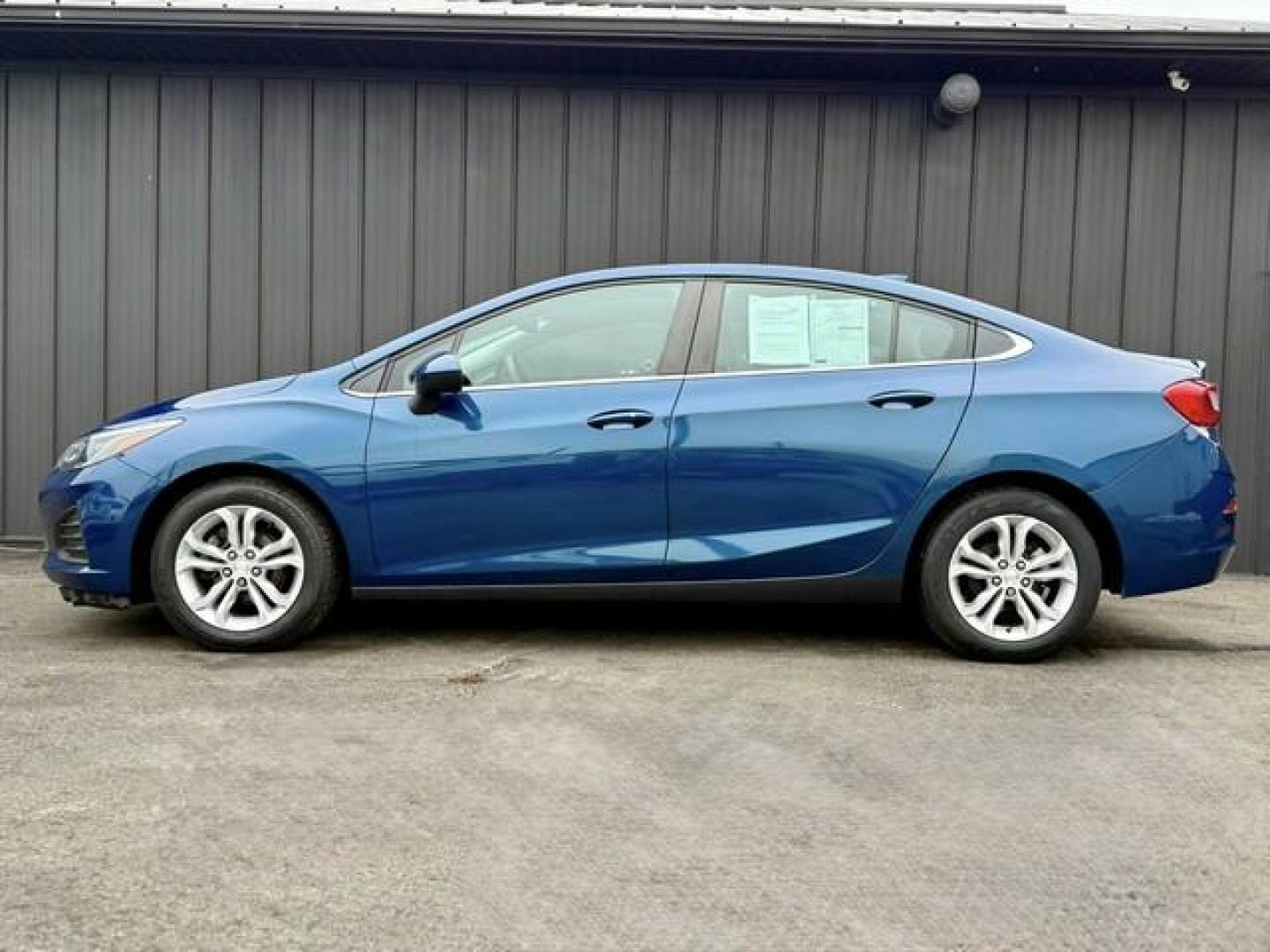 2019 BLUE CHEVROLET CRUZE (1G1BE5SM8K7) with an L4,1.4L(85 CID),DOHC engine, AUTOMATIC transmission, located at 14600 Frazho Road, Warren, MI, 48089, (586) 776-3400, 42.485996, -82.974220 - Photo#6