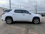 2018 WHITE CHEVROLET TRAVERSE (1GNEVKKW5JJ) with an V6,3.6L(217 CID),DOHC engine, AUTOMATIC transmission, located at 14600 Frazho Road, Warren, MI, 48089, (586) 776-3400, 42.485996, -82.974220 - Photo#4