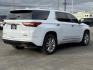 2018 WHITE CHEVROLET TRAVERSE (1GNEVKKW5JJ) with an V6,3.6L(217 CID),DOHC engine, AUTOMATIC transmission, located at 14600 Frazho Road, Warren, MI, 48089, (586) 776-3400, 42.485996, -82.974220 - Photo#5