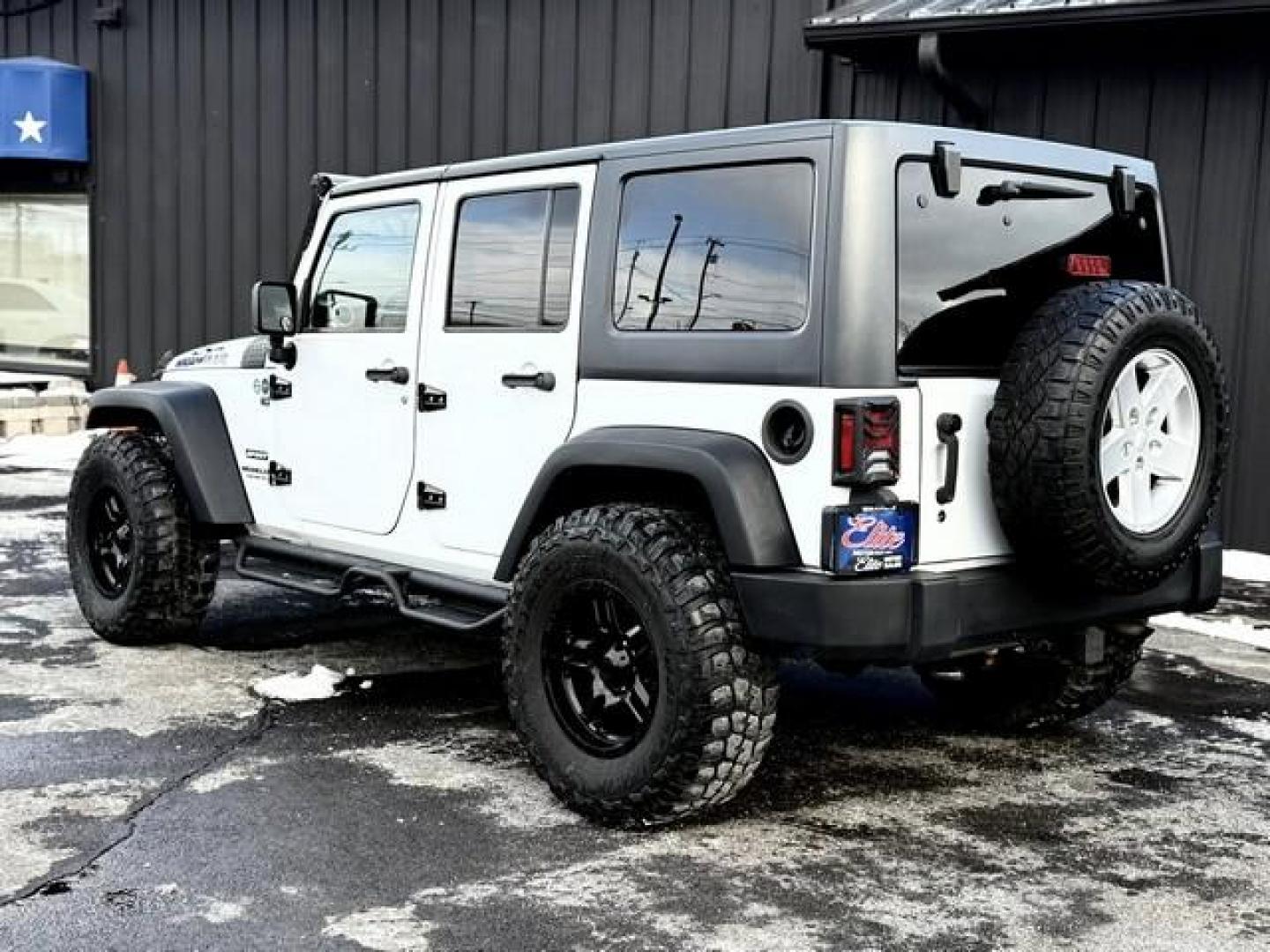 2015 WHITE JEEP WRANGLER (1C4BJWDG9FL) with an V6,3.6L(220 CID),DOHC engine, AUTOMATIC transmission, located at 14600 Frazho Road, Warren, MI, 48089, (586) 776-3400, 42.485996, -82.974220 - Photo#7