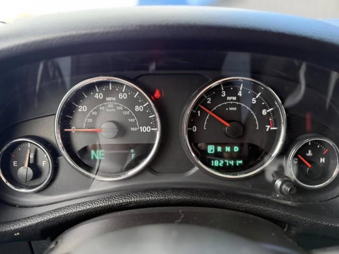 2015 WHITE JEEP WRANGLER (1C4BJWDG9FL) with an V6,3.6L(220 CID),DOHC engine, AUTOMATIC transmission, located at 14600 Frazho Road, Warren, MI, 48089, (586) 776-3400, 42.485996, -82.974220 - Photo#15