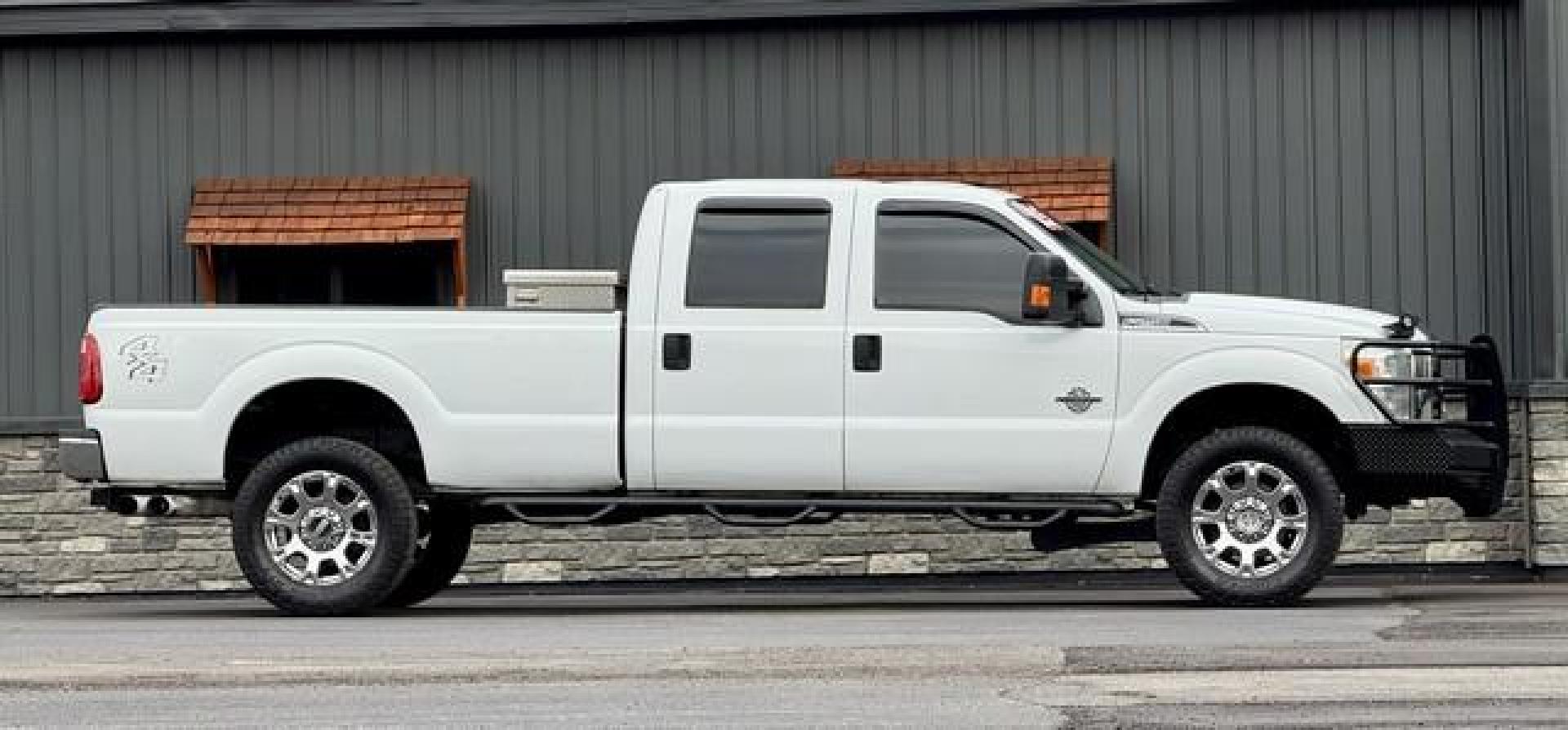 2015 WHITE FORD F-250 SUPER DUTY (1FT7W2BT6FE) with an V8,6.7L(406 CID),OHV engine, AUTOMATIC transmission, located at 14600 Frazho Road, Warren, MI, 48089, (586) 776-3400, 42.485996, -82.974220 - Photo#3