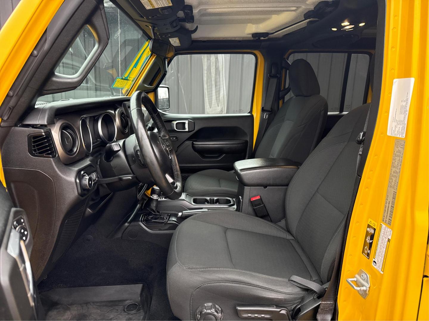 2021 HELLA YELLA JEEP WRANGLER (1C4HJXDG0MW) with an V6,3.6L(220 CID), engine, AUTOMATIC transmission, located at 14600 Frazho Road, Warren, MI, 48089, (586) 776-3400, 42.485996, -82.974220- Photo#13