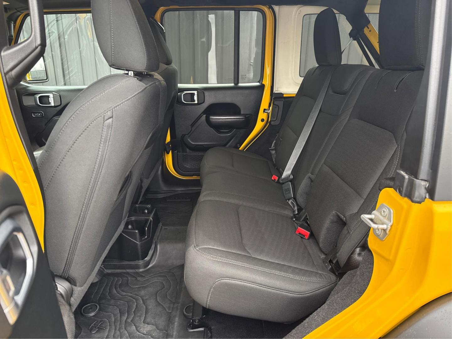 2021 HELLA YELLA JEEP WRANGLER (1C4HJXDG0MW) with an V6,3.6L(220 CID), engine, AUTOMATIC transmission, located at 14600 Frazho Road, Warren, MI, 48089, (586) 776-3400, 42.485996, -82.974220- Photo#14