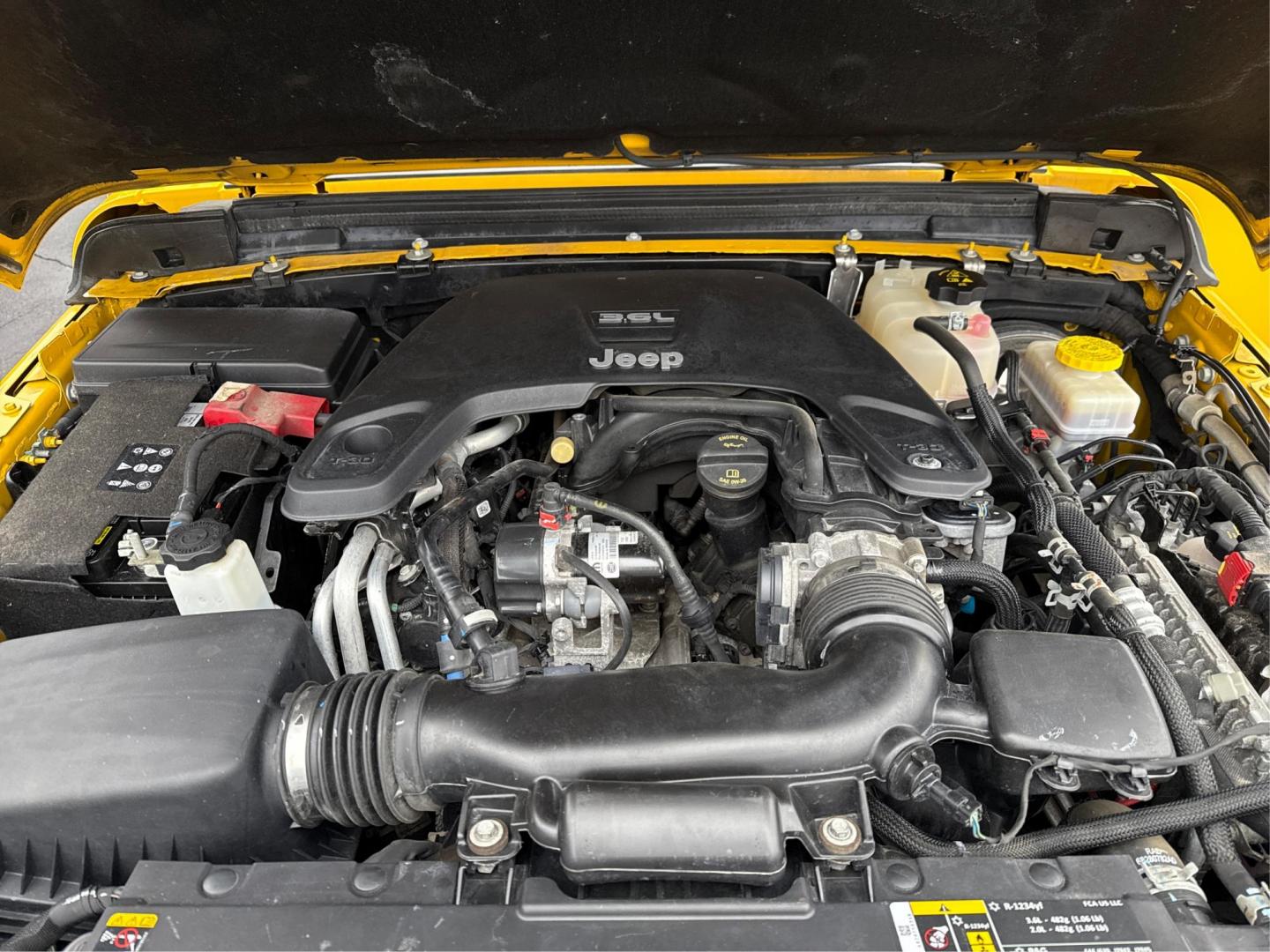 2021 YELLOW JEEP WRANGLER (1C4HJXDG0MW) with an V6,3.6L(220 CID), engine, AUTOMATIC transmission, located at 14600 Frazho Road, Warren, MI, 48089, (586) 776-3400, 42.485996, -82.974220 - Photo#2
