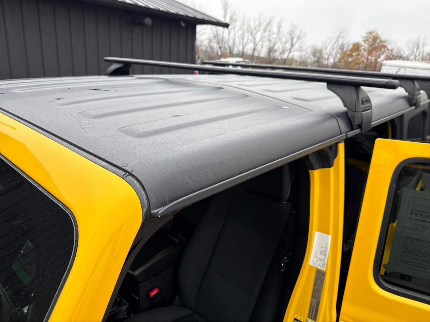 2021 YELLOW JEEP WRANGLER (1C4HJXDG0MW) with an V6,3.6L(220 CID), engine, AUTOMATIC transmission, located at 14600 Frazho Road, Warren, MI, 48089, (586) 776-3400, 42.485996, -82.974220 - Photo#3