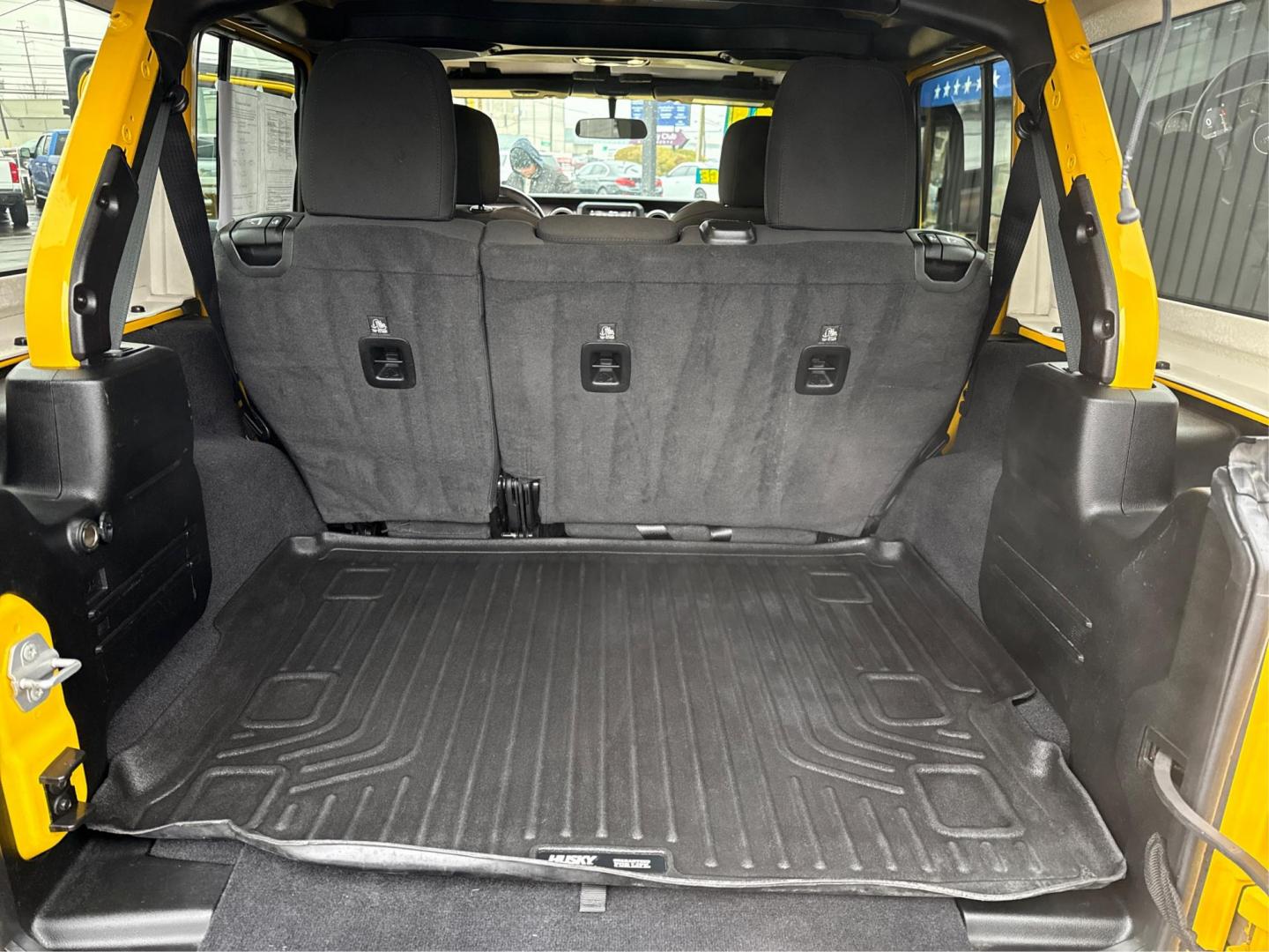 2021 YELLOW JEEP WRANGLER (1C4HJXDG0MW) with an V6,3.6L(220 CID), engine, AUTOMATIC transmission, located at 14600 Frazho Road, Warren, MI, 48089, (586) 776-3400, 42.485996, -82.974220 - Photo#4