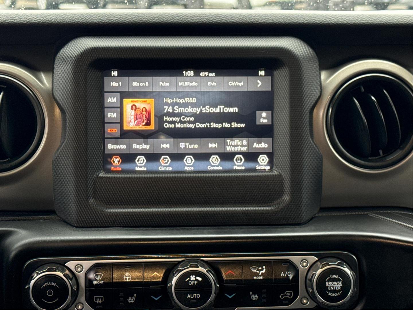 2021 YELLOW JEEP WRANGLER (1C4HJXDG0MW) with an V6,3.6L(220 CID), engine, AUTOMATIC transmission, located at 14600 Frazho Road, Warren, MI, 48089, (586) 776-3400, 42.485996, -82.974220 - Photo#5