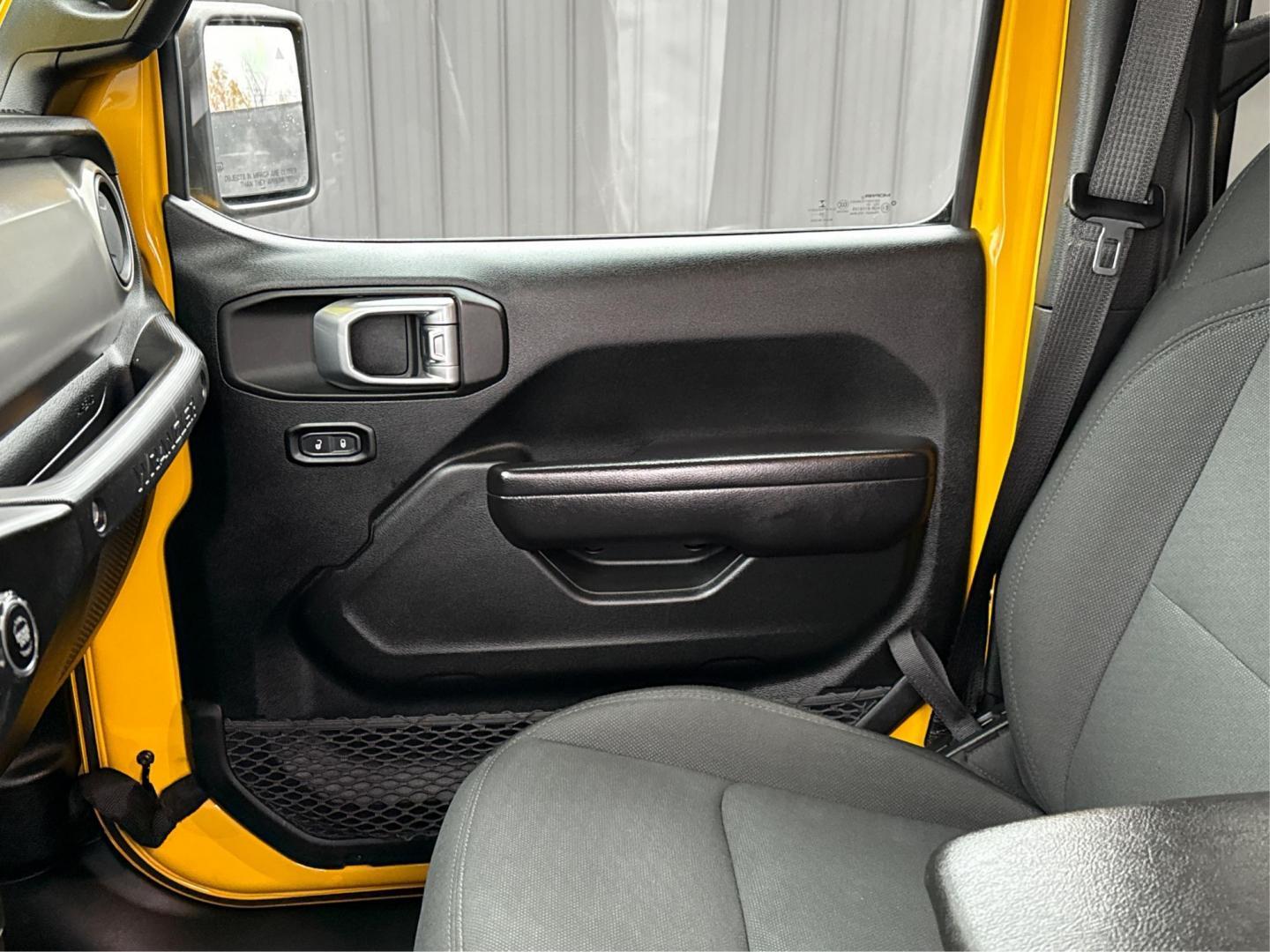 2021 YELLOW JEEP WRANGLER (1C4HJXDG0MW) with an V6,3.6L(220 CID), engine, AUTOMATIC transmission, located at 14600 Frazho Road, Warren, MI, 48089, (586) 776-3400, 42.485996, -82.974220 - Photo#12