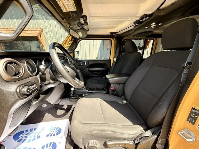 2021 HELLA YELLA JEEP WRANGLER (1C4HJXDG0MW) with an V6,3.6L(220 CID), engine, AUTOMATIC transmission, located at 14600 Frazho Road, Warren, MI, 48089, (586) 776-3400, 42.485996, -82.974220- Photo#7