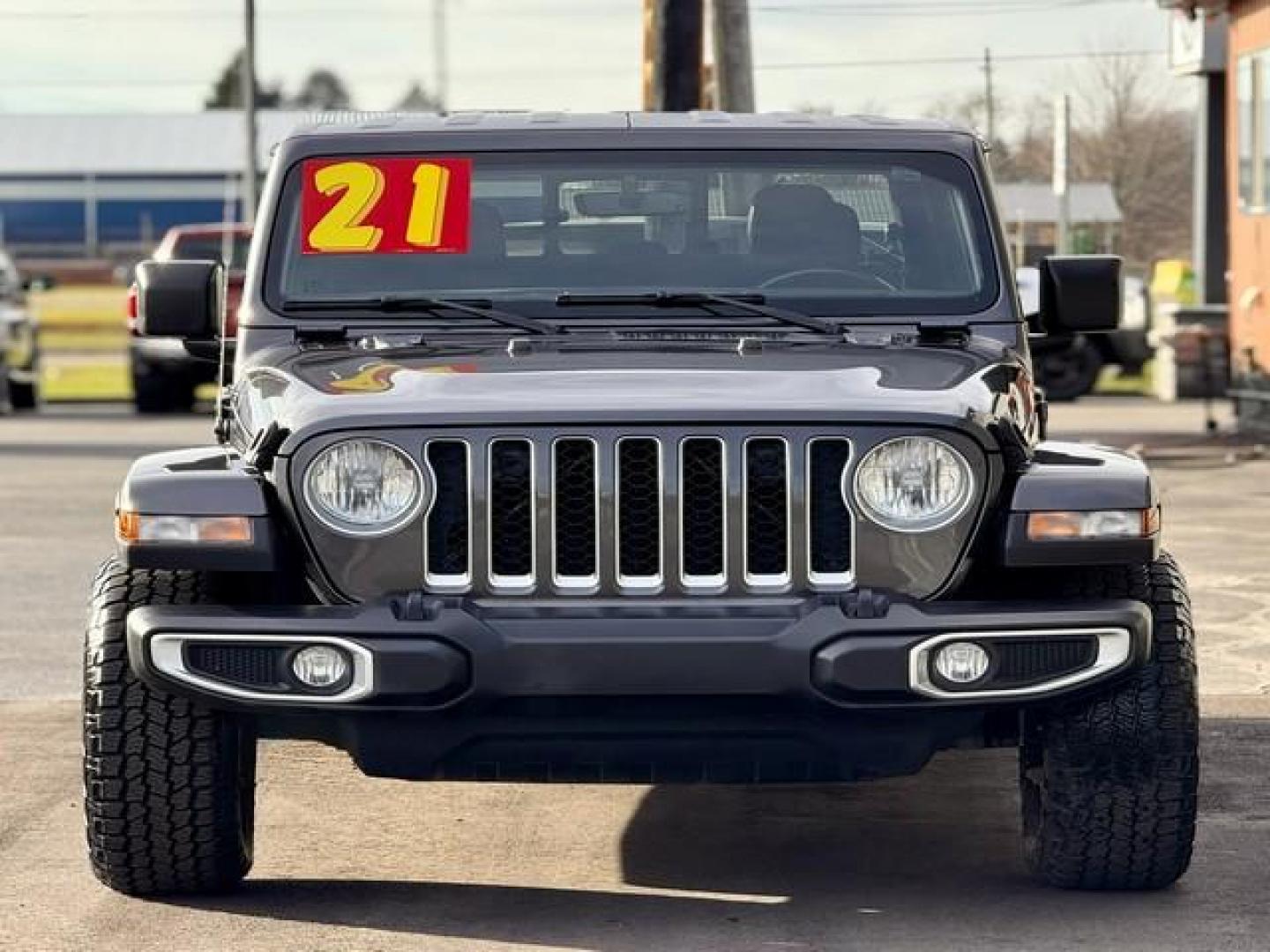 2021 GRAY JEEP GLADIATOR (1C6HJTFG1ML) with an V6,3.6L(220 CID), engine, AUTOMATIC transmission, located at 14600 Frazho Road, Warren, MI, 48089, (586) 776-3400, 42.485996, -82.974220 - Photo#3
