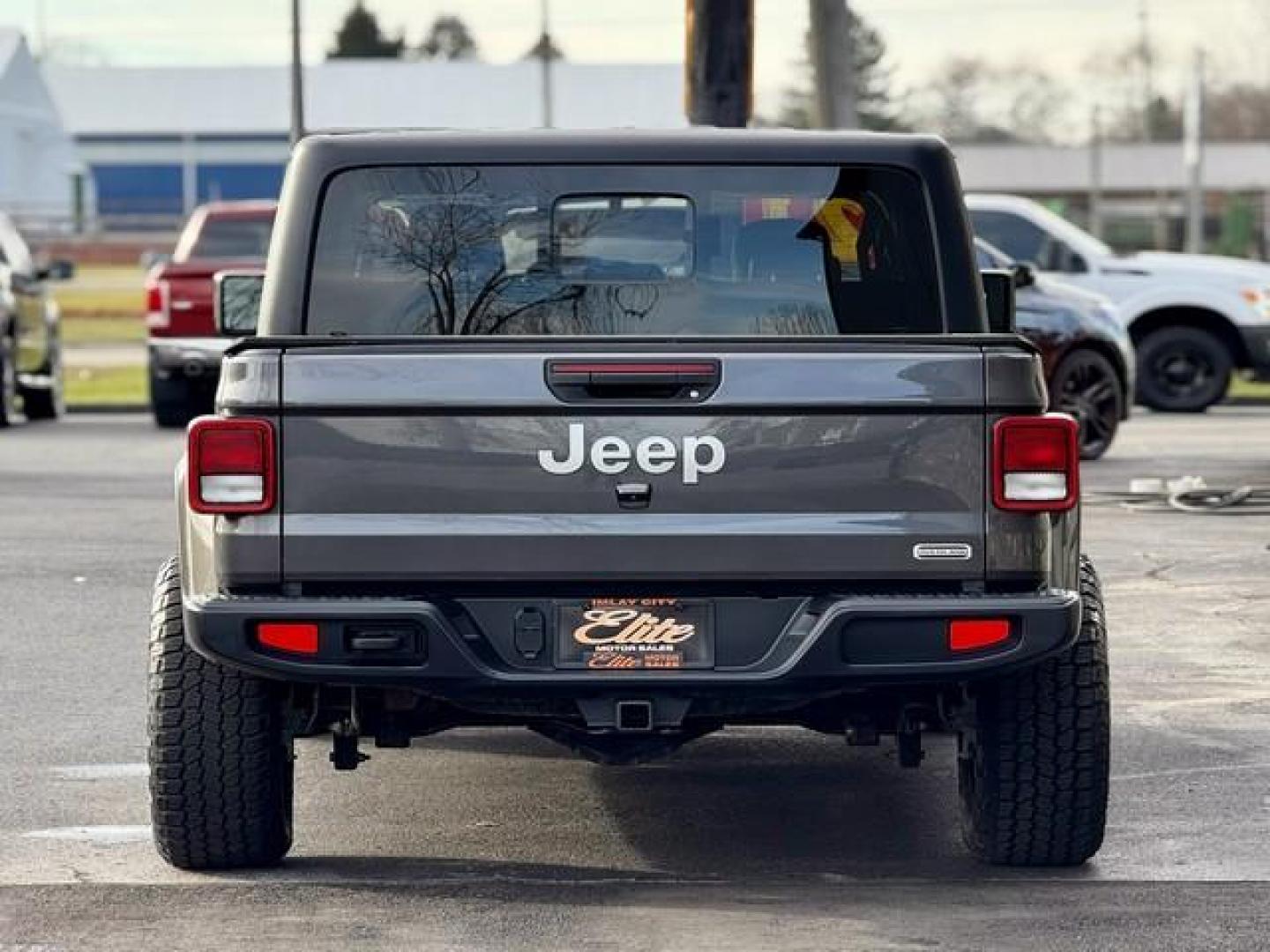 2021 GRAY JEEP GLADIATOR (1C6HJTFG1ML) with an V6,3.6L(220 CID), engine, AUTOMATIC transmission, located at 14600 Frazho Road, Warren, MI, 48089, (586) 776-3400, 42.485996, -82.974220 - Photo#5