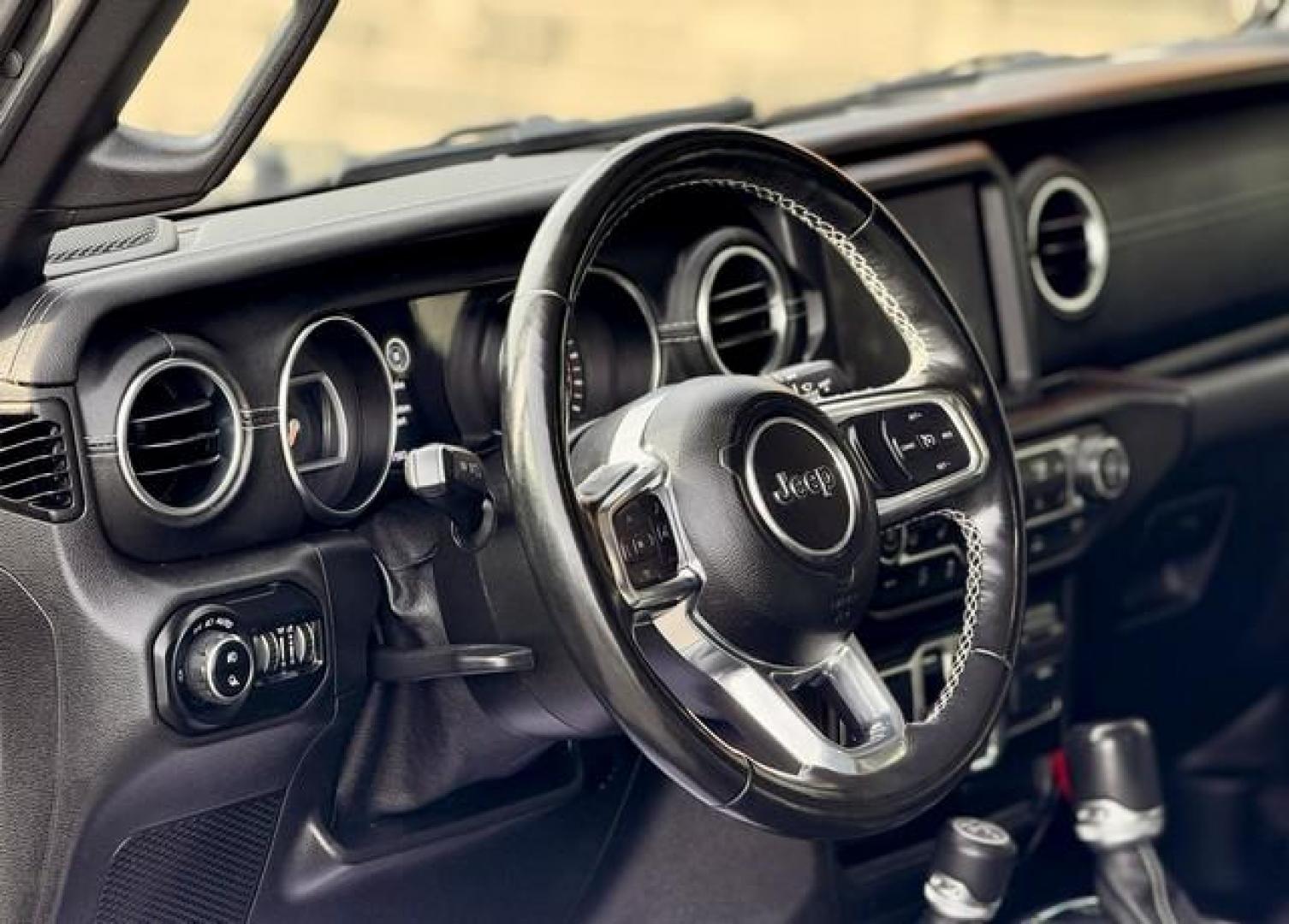 2021 GRAY JEEP GLADIATOR (1C6HJTFG1ML) with an V6,3.6L(220 CID), engine, AUTOMATIC transmission, located at 14600 Frazho Road, Warren, MI, 48089, (586) 776-3400, 42.485996, -82.974220 - Photo#8