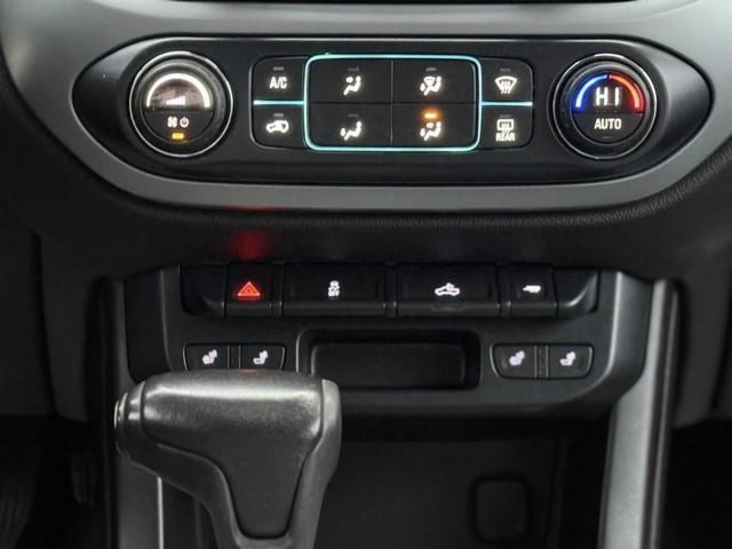 2016 BLACK CHEVROLET COLORADO (1GCGTCE30G1) with an V6,3.6L(217 CID),DOHC engine, AUTOMATIC transmission, located at 14600 Frazho Road, Warren, MI, 48089, (586) 776-3400, 42.485996, -82.974220 - Photo#17