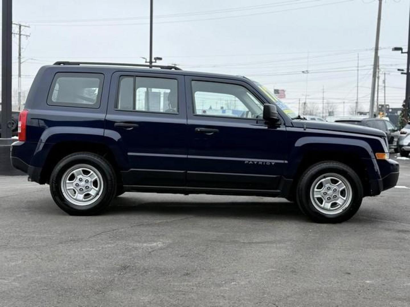 2017 BLUE JEEP PATRIOT (1C4NJPAB5HD) with an L4,2.4L(144 CID),DOHC engine, AUTOMATIC transmission, located at 14600 Frazho Road, Warren, MI, 48089, (586) 776-3400, 42.485996, -82.974220 - Photo#3