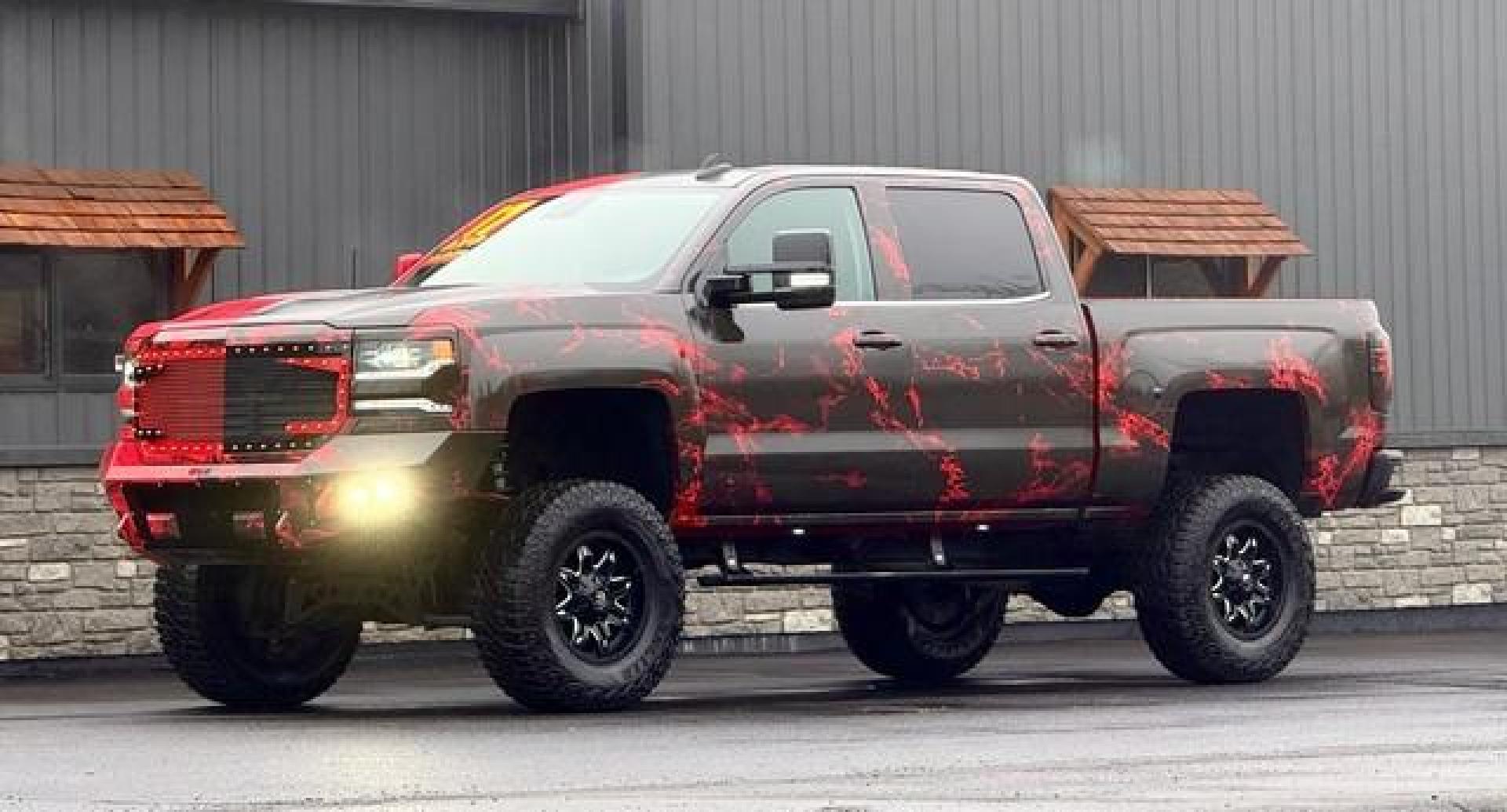2017 RED CHEVROLET SILVERADO 1500 (3GCUKSEJ8HG) with an V8,6.2L(376 CID),OHV engine, AUTOMATIC transmission, located at 14600 Frazho Road, Warren, MI, 48089, (586) 776-3400, 42.485996, -82.974220 - Photo#5