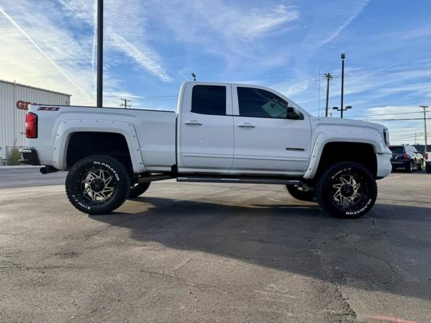 2018 WHITE GMC SIERRA 1500 (1GTV2MEC4JZ) with an V8,5.3L(325 CID),OHV engine, AUTOMATIC transmission, located at 14600 Frazho Road, Warren, MI, 48089, (586) 776-3400, 42.485996, -82.974220 - Photo#4