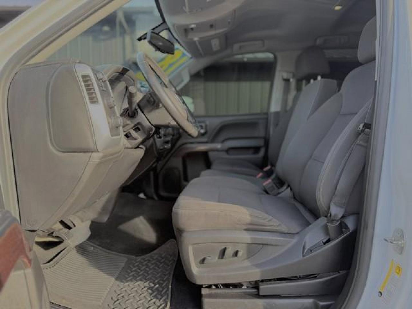 2018 WHITE GMC SIERRA 1500 (1GTV2MEC4JZ) with an V8,5.3L(325 CID),OHV engine, AUTOMATIC transmission, located at 14600 Frazho Road, Warren, MI, 48089, (586) 776-3400, 42.485996, -82.974220 - Photo#9