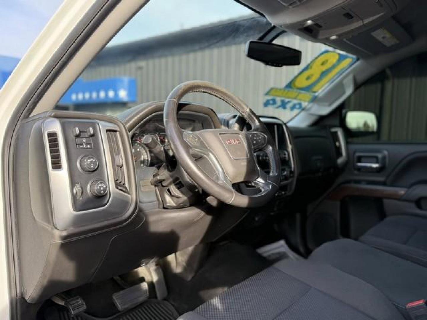 2018 WHITE GMC SIERRA 1500 (1GTV2MEC4JZ) with an V8,5.3L(325 CID),OHV engine, AUTOMATIC transmission, located at 14600 Frazho Road, Warren, MI, 48089, (586) 776-3400, 42.485996, -82.974220 - Photo#10