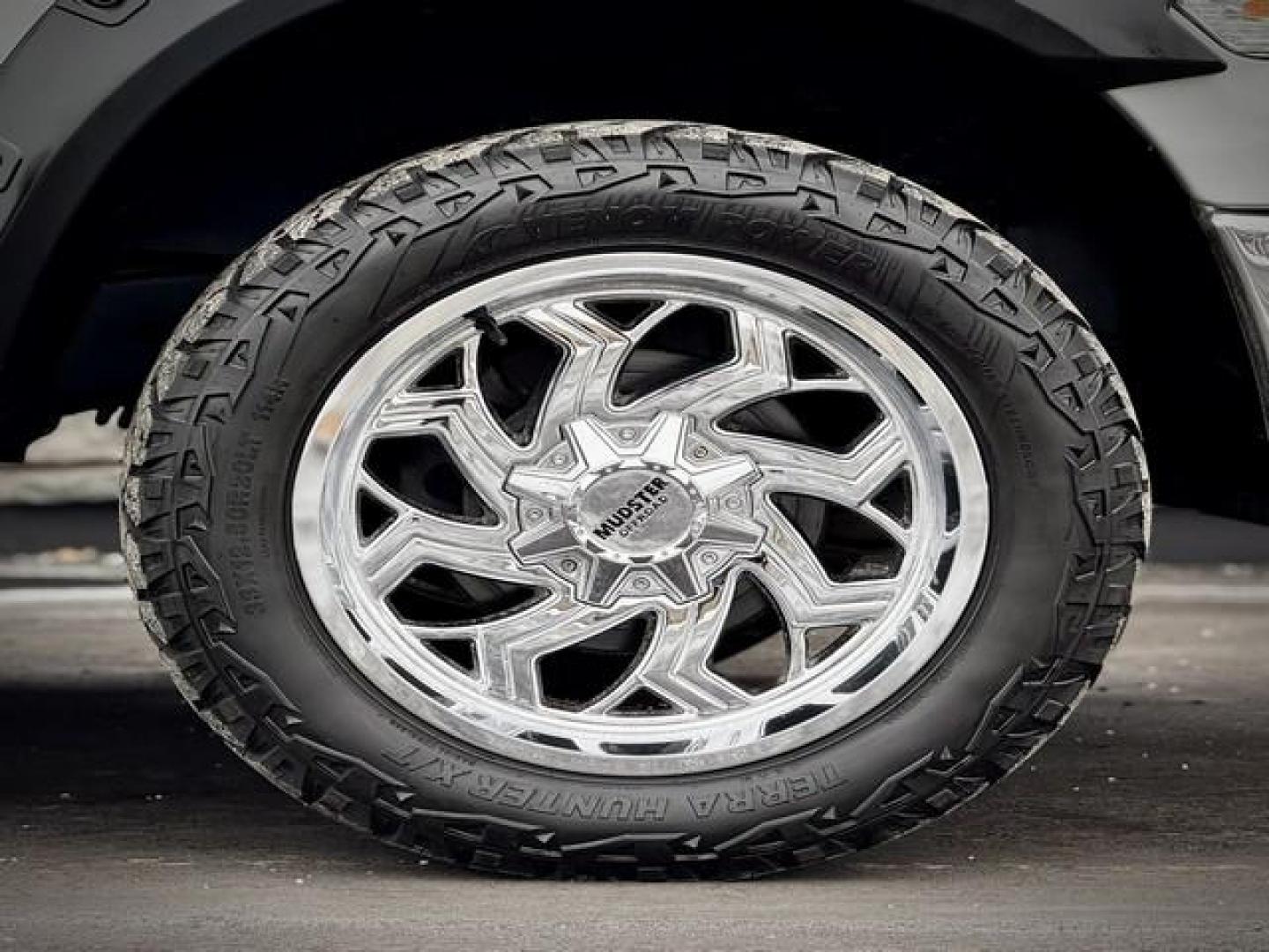 2018 SILVER RAM 1500 (1C6RR7GG7JS) with an V6,3.6L(220 CID),DOHC engine, AUTOMATIC transmission, located at 14600 Frazho Road, Warren, MI, 48089, (586) 776-3400, 42.485996, -82.974220 - Photo#6