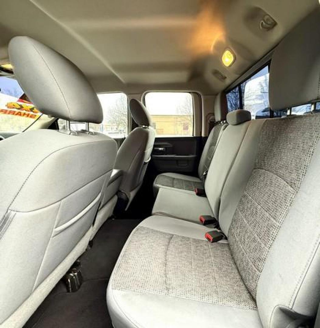 2018 SILVER RAM 1500 (1C6RR7GG7JS) with an V6,3.6L(220 CID),DOHC engine, AUTOMATIC transmission, located at 14600 Frazho Road, Warren, MI, 48089, (586) 776-3400, 42.485996, -82.974220 - Photo#8